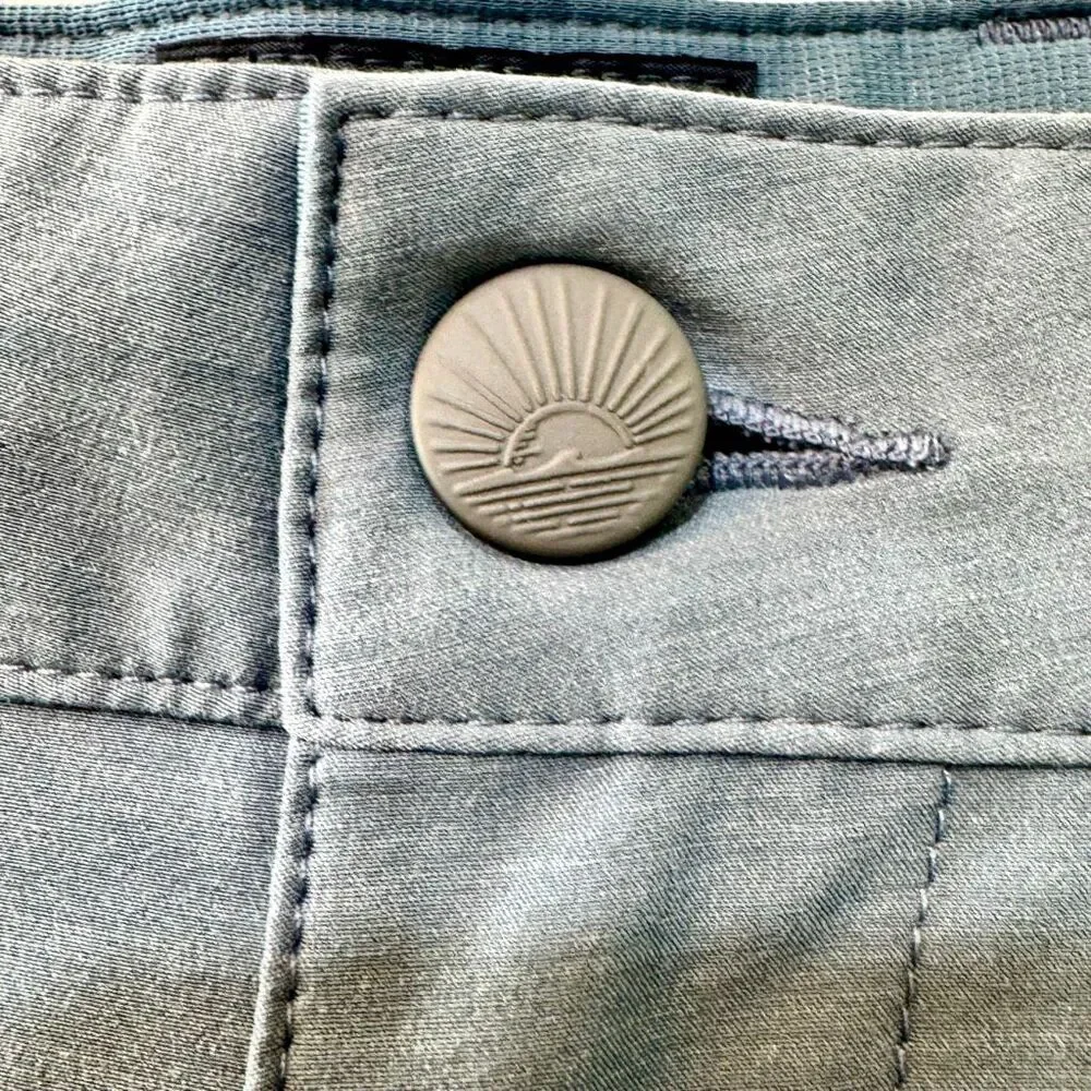Faherty All Day Shorts. Blue. Size 34.